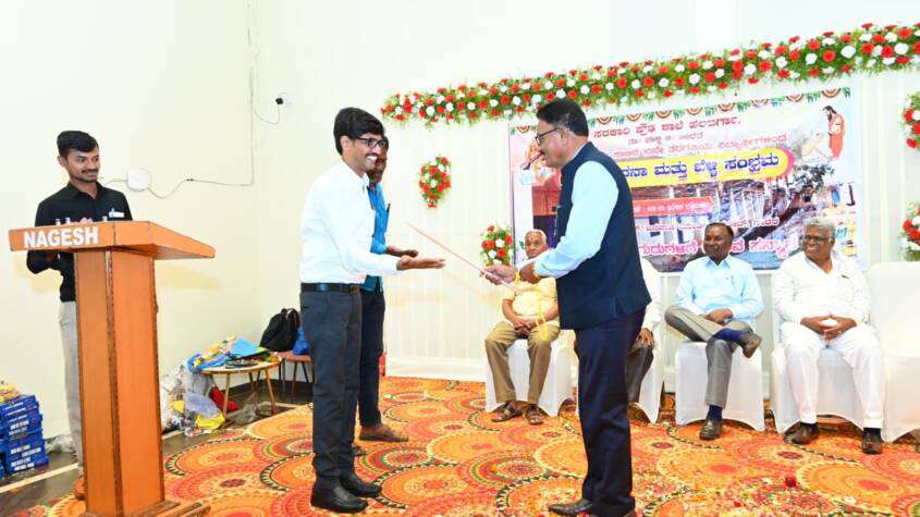 ನಿವೃತ್ತ ಶಿಕ್ಷಕರಿಗೆ ಸನ್ಮಾನ